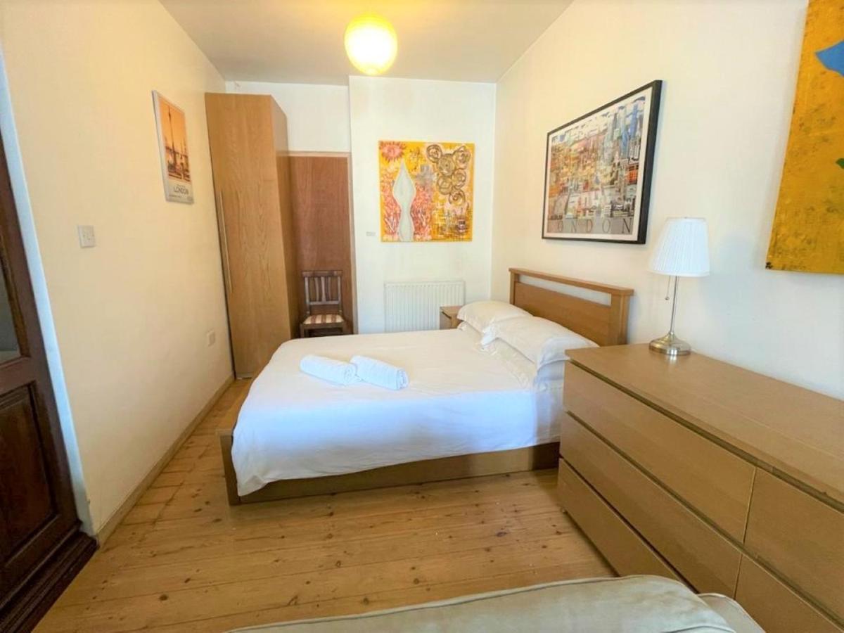 Studio Flat Without Kitchen At Kentish Town London Exterior foto