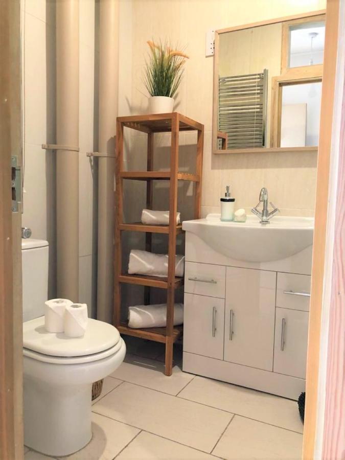 Studio Flat Without Kitchen At Kentish Town London Exterior foto