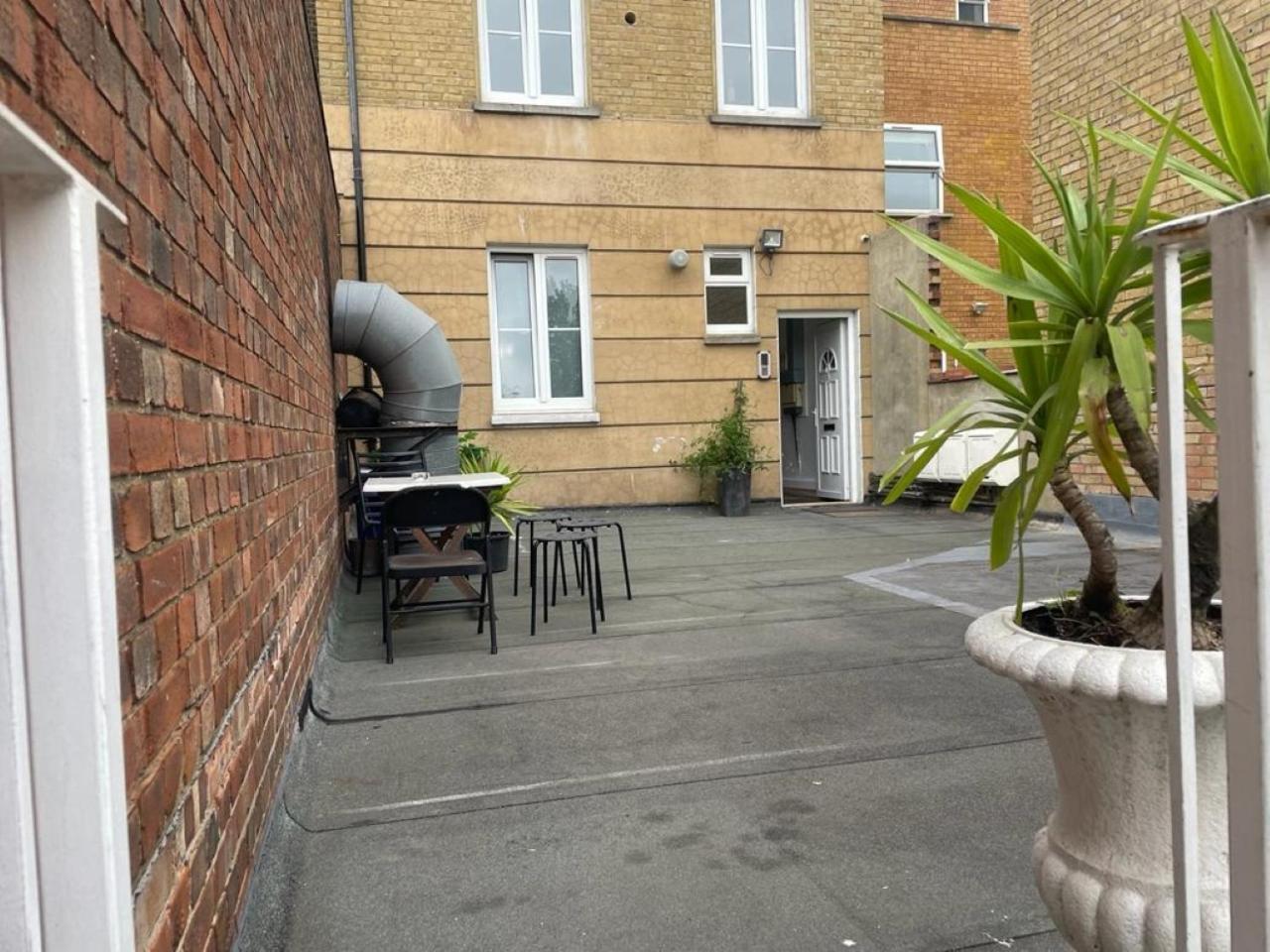 Studio Flat Without Kitchen At Kentish Town London Exterior foto